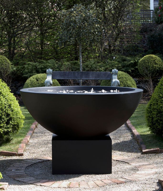 From clay to concrete: Navigating the landscape of garden pot materials