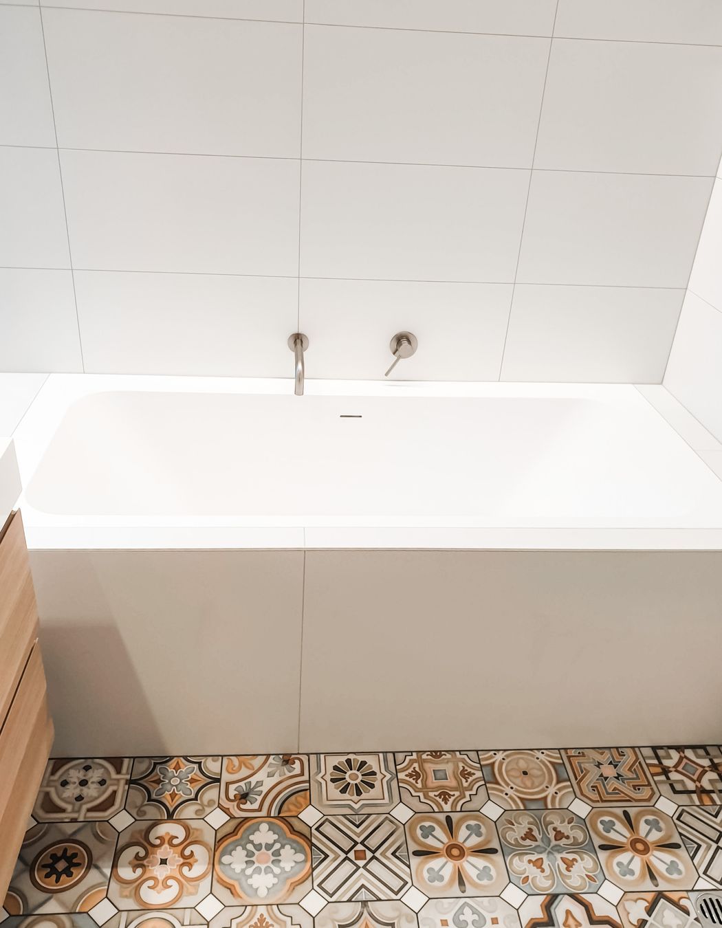 Emily ST28 1800mm Built-in Stone Bath
By Stonebaths