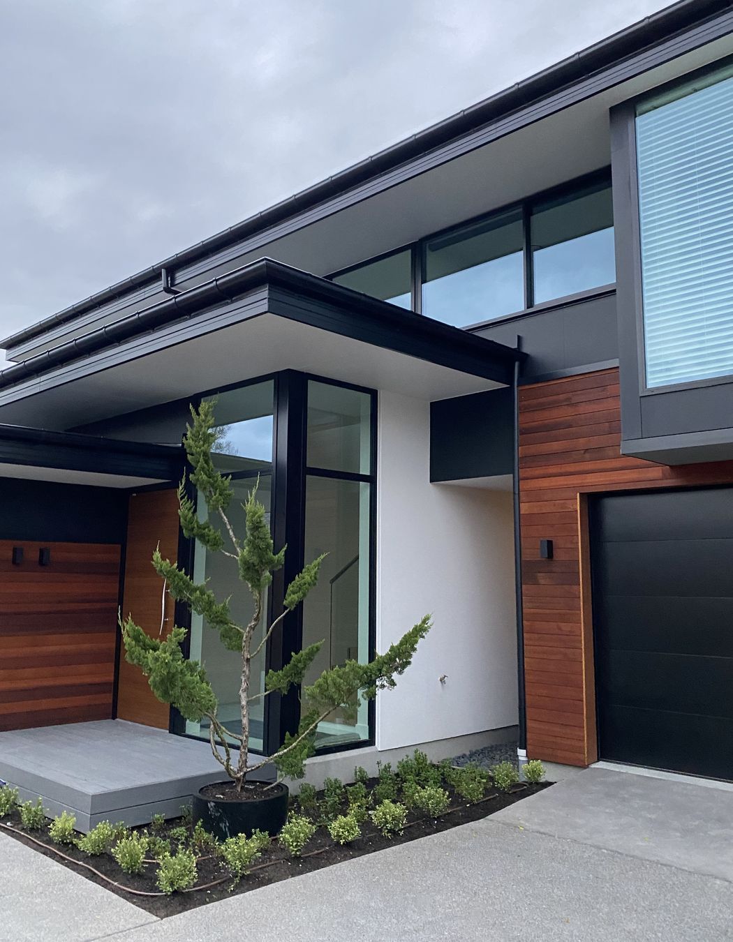 DJ Hewitt Builders works with a network of architects and designers to help their clients create the right home for them.