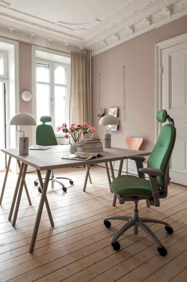 Flokk design RH Mereo has the following eco labels:  GREENGUARD Gold, AFRDI Green Tick , Möbelfakta as well as an independently verified EPD