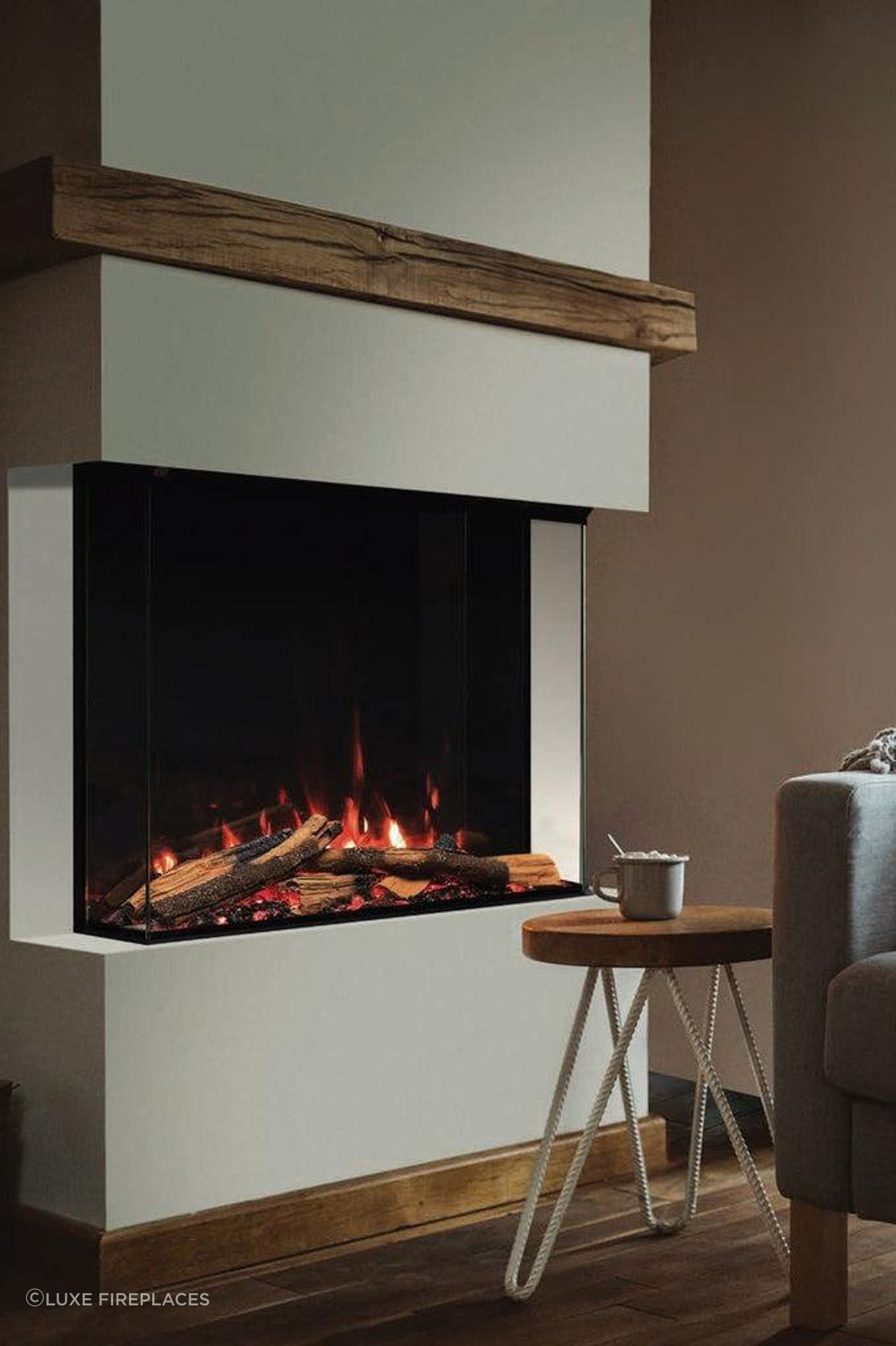 The Rinnai ES750 Sided Electric Fireplace features an innovative cool-to-touch technology, keeping the exterior safe to touch, even when heating.