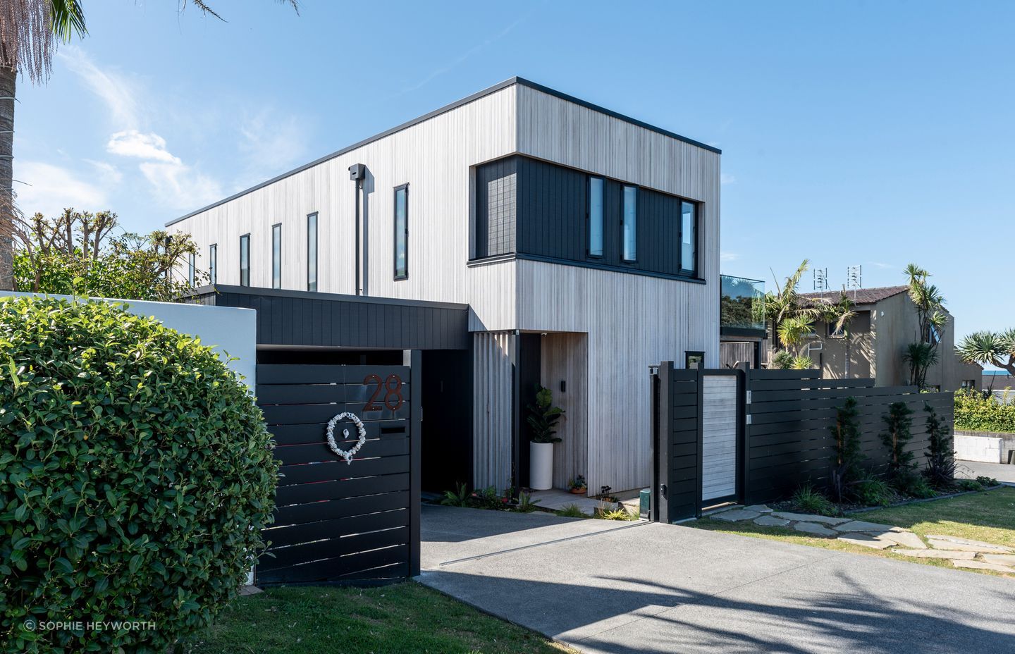 The architectural framework laid the foundations for a sense of light and spaciousness in this Takapuna new-build by Box.