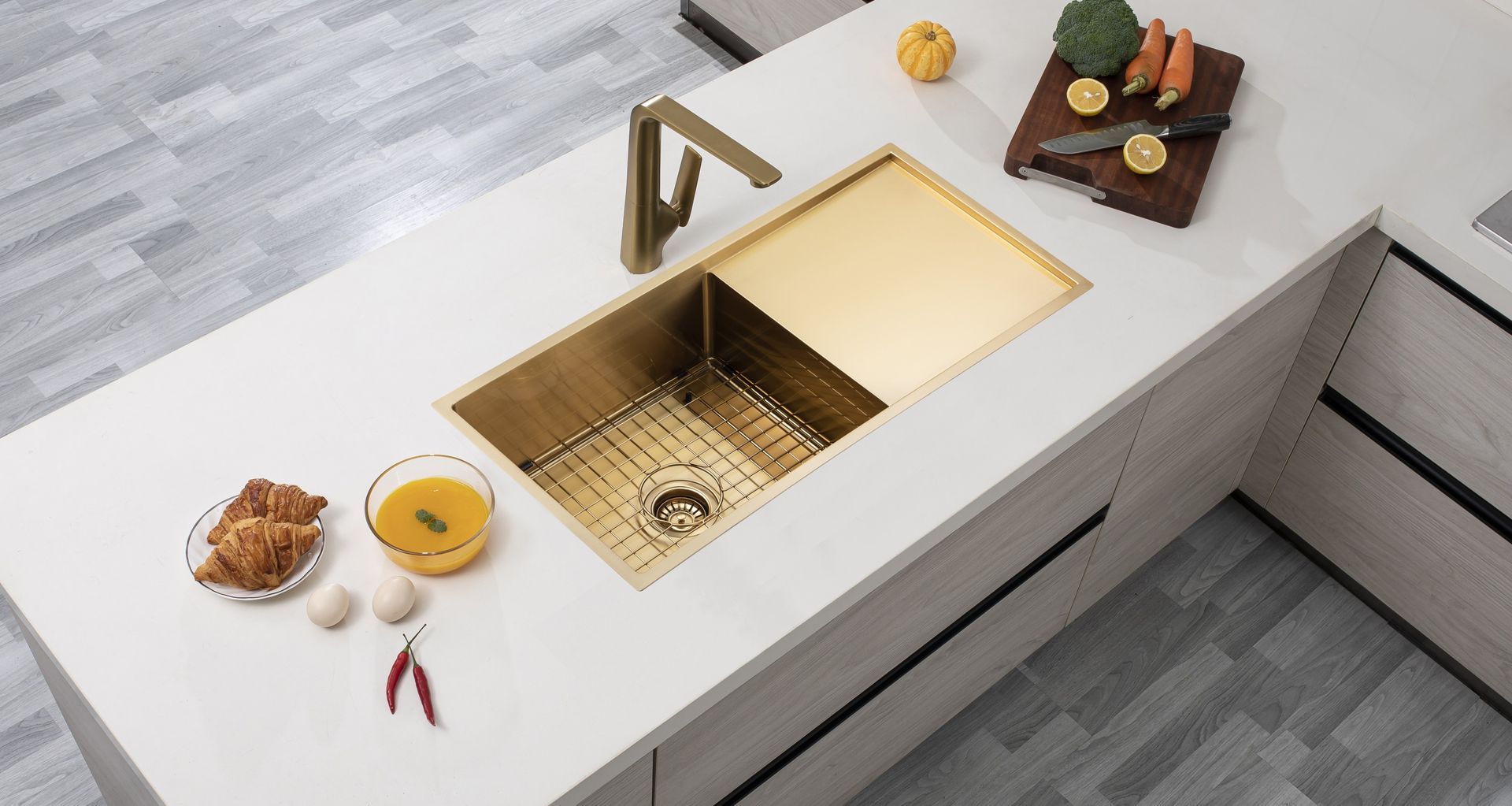 The TWM4G Stainless Steel Kitchen Sink with Drainer Board from Aquaperla.