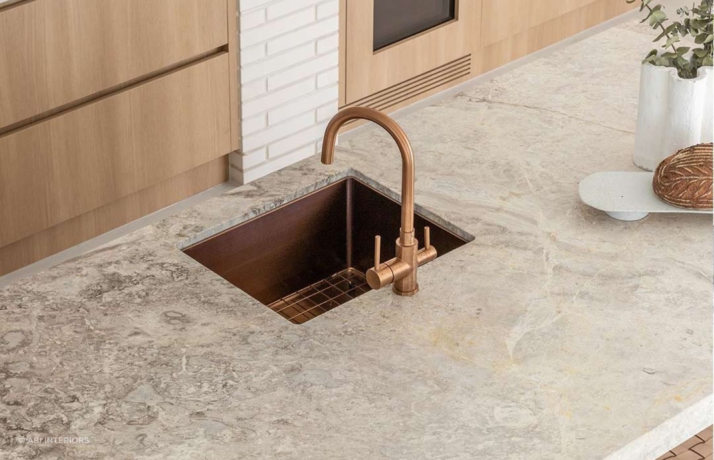 The Seba Single Sink is elegant, sophisticated and spacious.