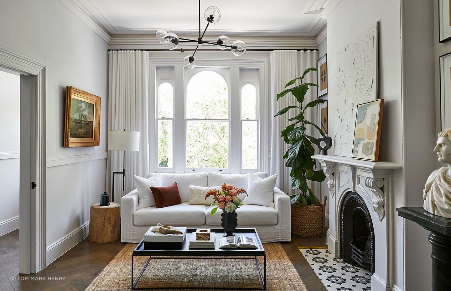 The perfect interior design style mirrors your preferences, uplifts your living surroundings, and infuses your distinctiveness into every room.