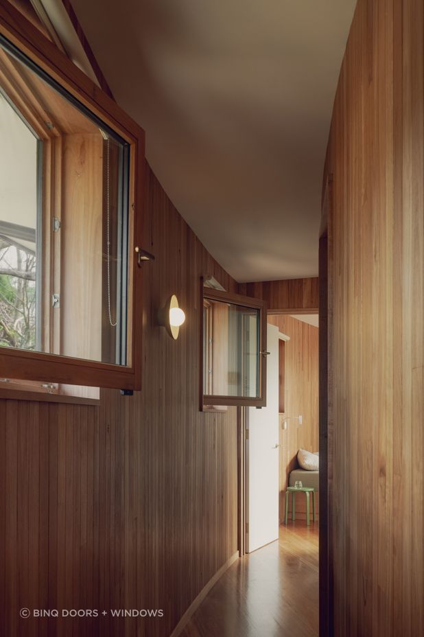 With an airtight seal and multi-chambered design, tilt and turn windows have excellent sound insulation properties.