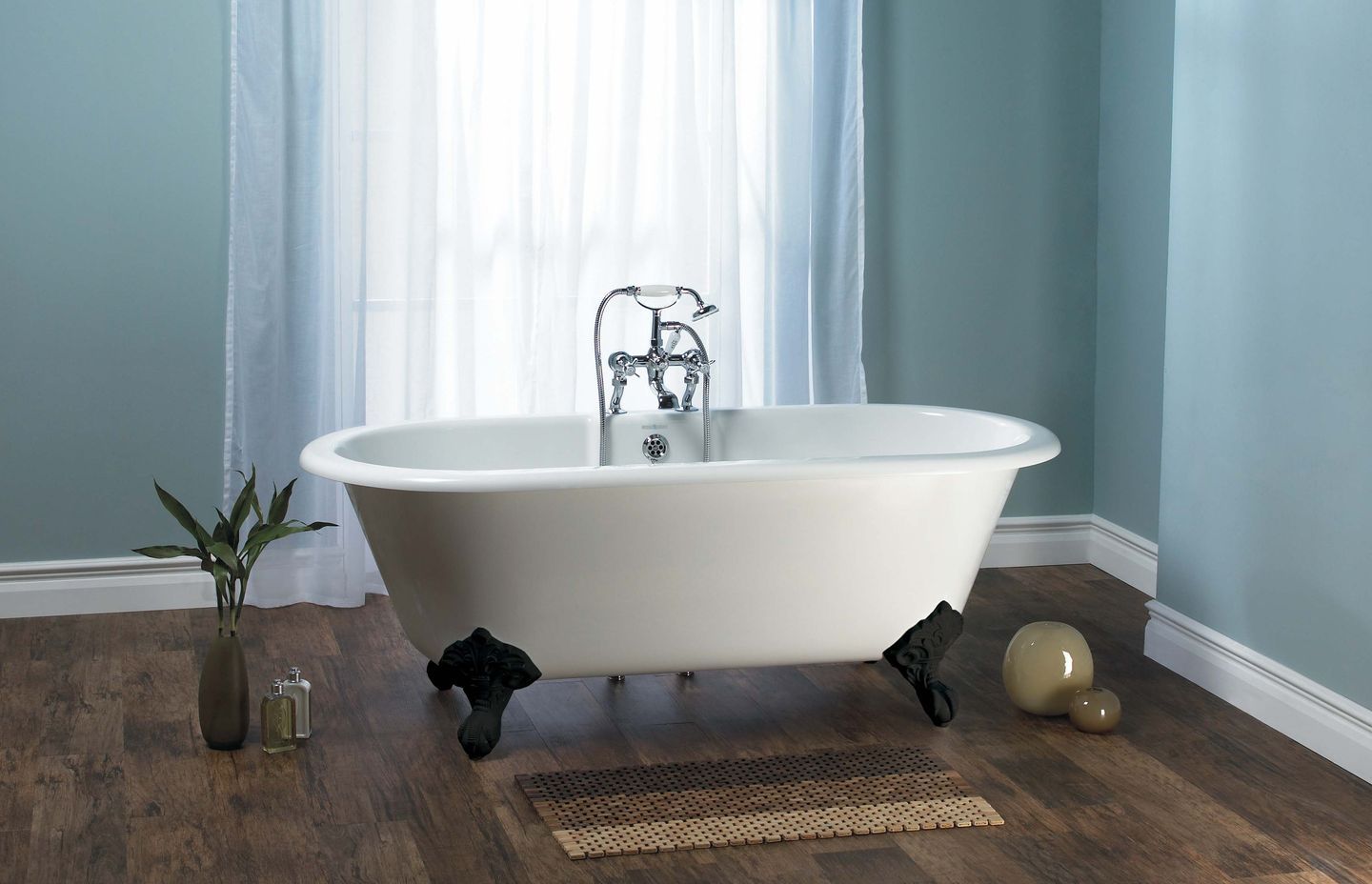 A true classic — the Victoria + Albert Cheshire Claw Foot Bath from Robertson Bathware.