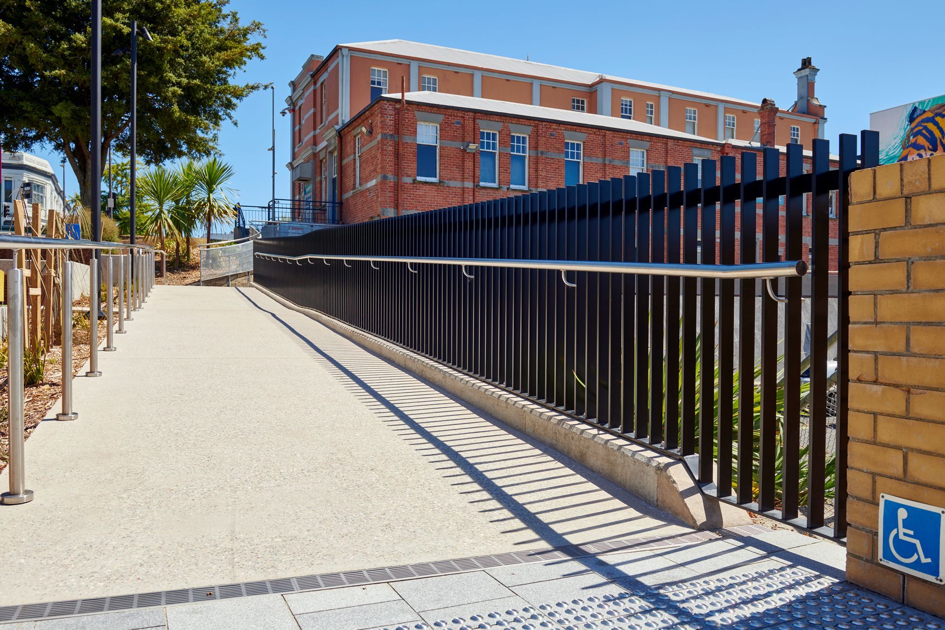 As part of the Waikato Museum project, UNEX custom Topline balustrades were designed to provide both safety and architectural impact in this high-traffic public space. These site-specific balustrades ensure durability and compliance while enhancing the overall design.