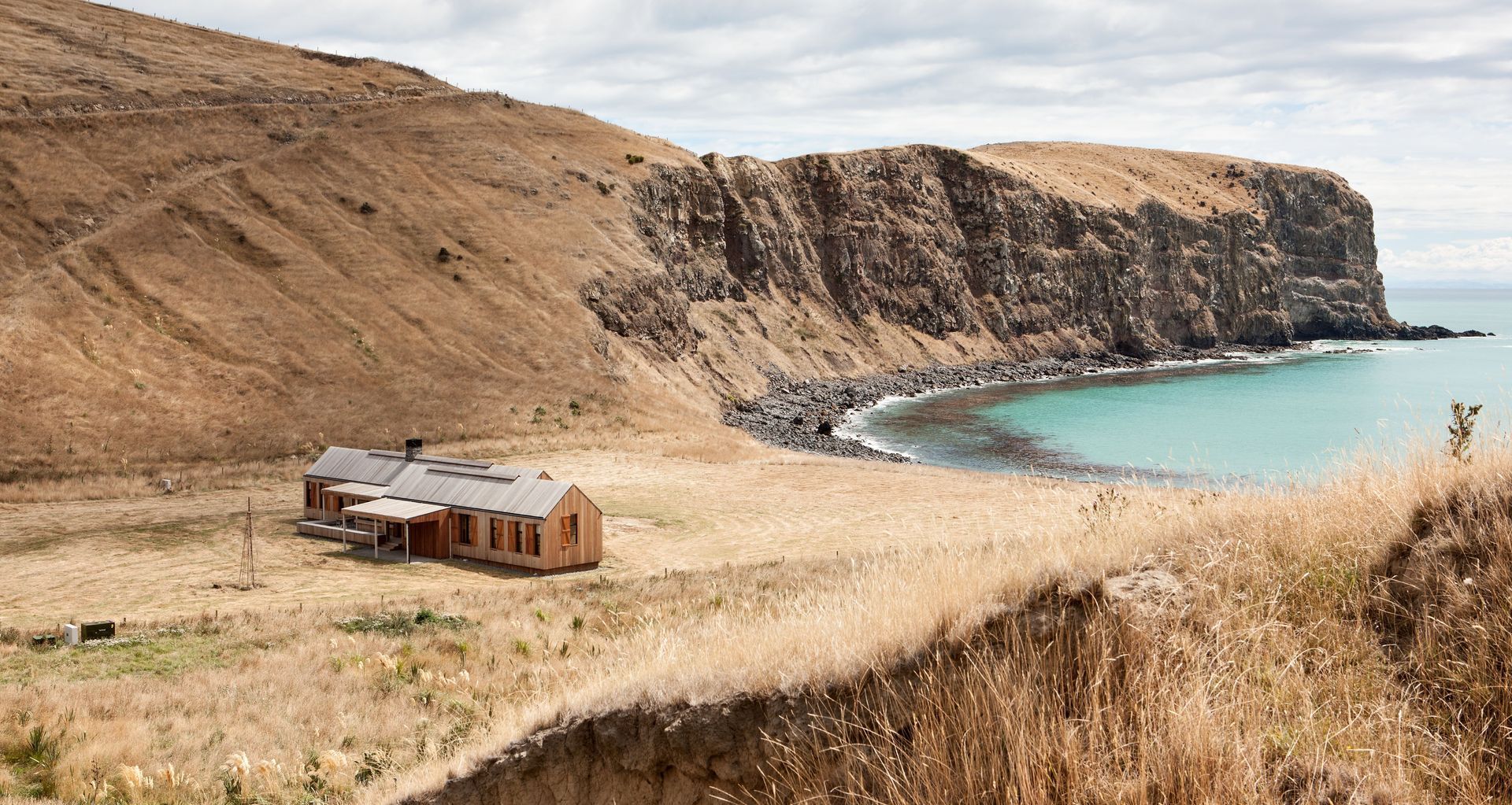 Scrubby Bay house (Banks Peninsula) by Pattersons. Image credit: Simon Devitt.