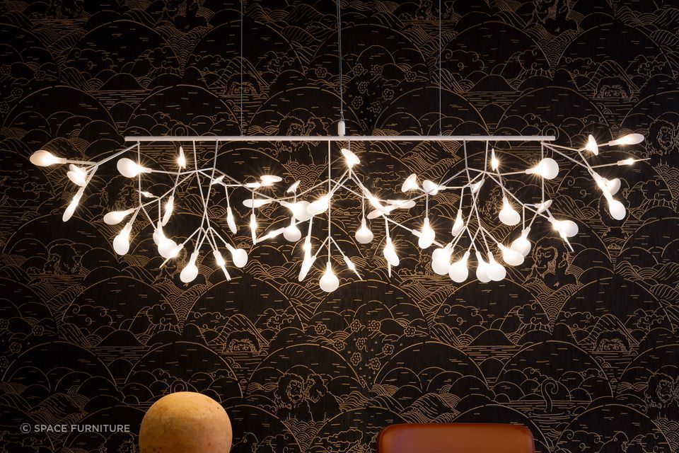 Heracleum III Linear Suspension Lamp
By Space Furniture