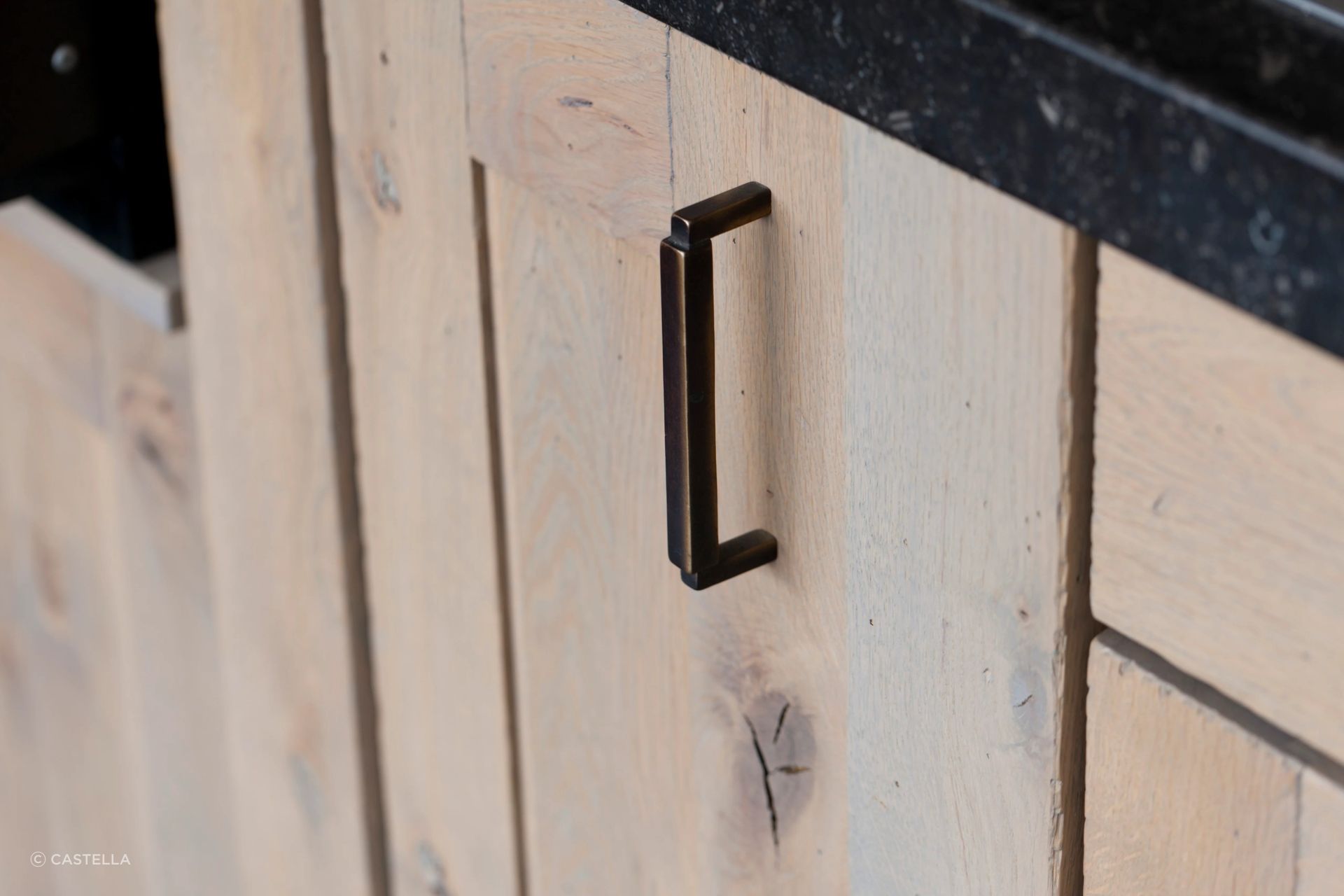 Castella Cast Handle in Dark Bronze