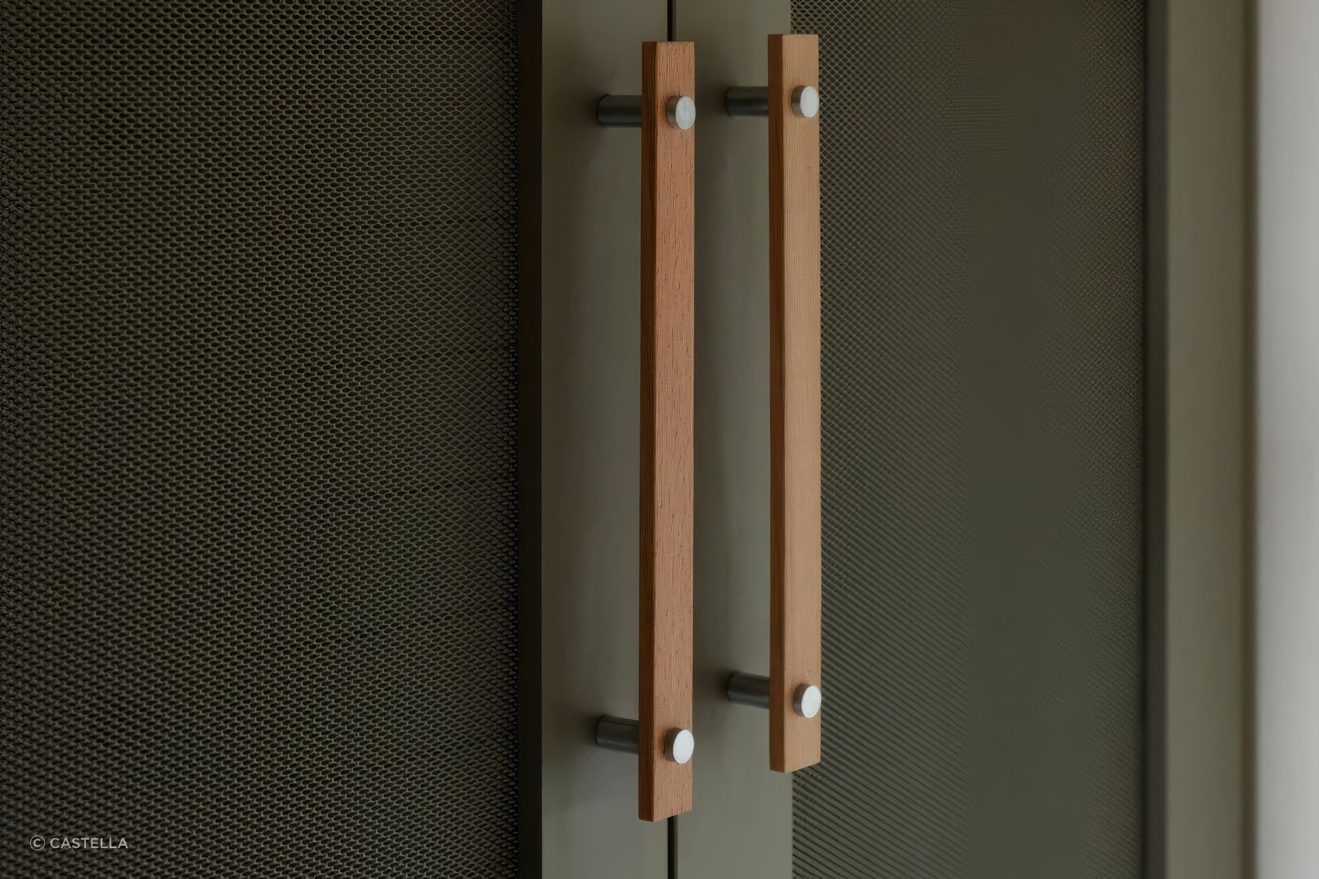 The Lenah Handle