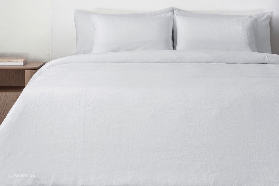 linen-duvet-quilt-cover-in-white-colour-lifestyle-gigapixel-cgi-2000h.jpeg