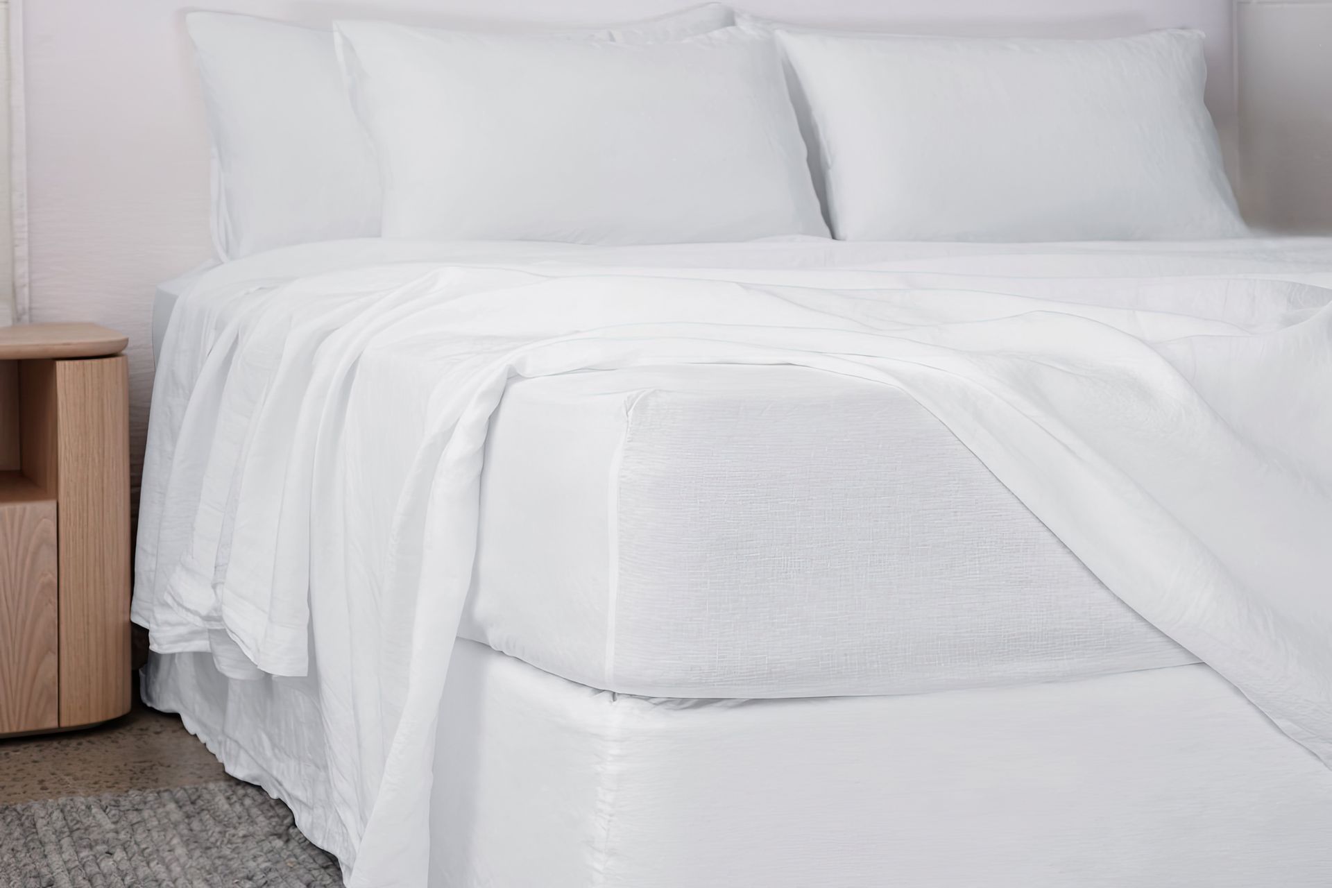 linen-fitted-sheet-in-white-colour1-gigapixel-cgi-2000h.jpeg