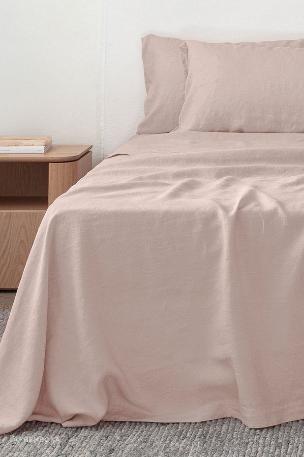 linen-flat-sheet-in-blush-colour-lifestyle.jpg