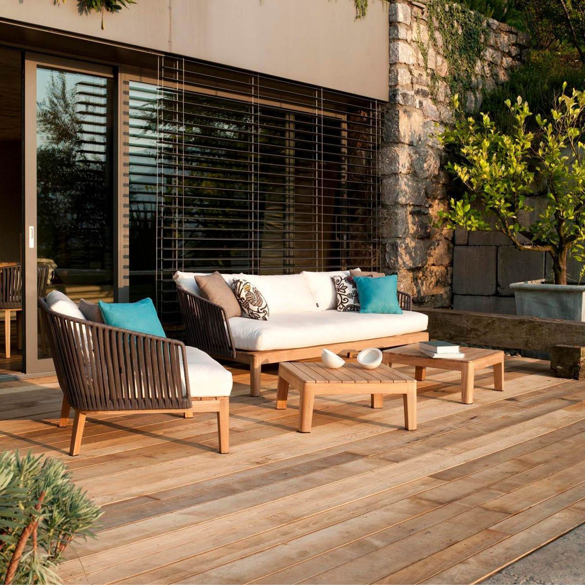 10 wooden coffee table designs and how to use them best