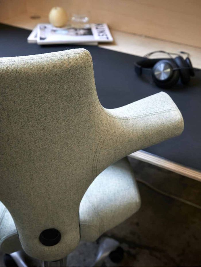 HÅG Capisco comes with a 10-year warranty for all chairs that are in normal use. | Featured: HÅG Capisco 8106