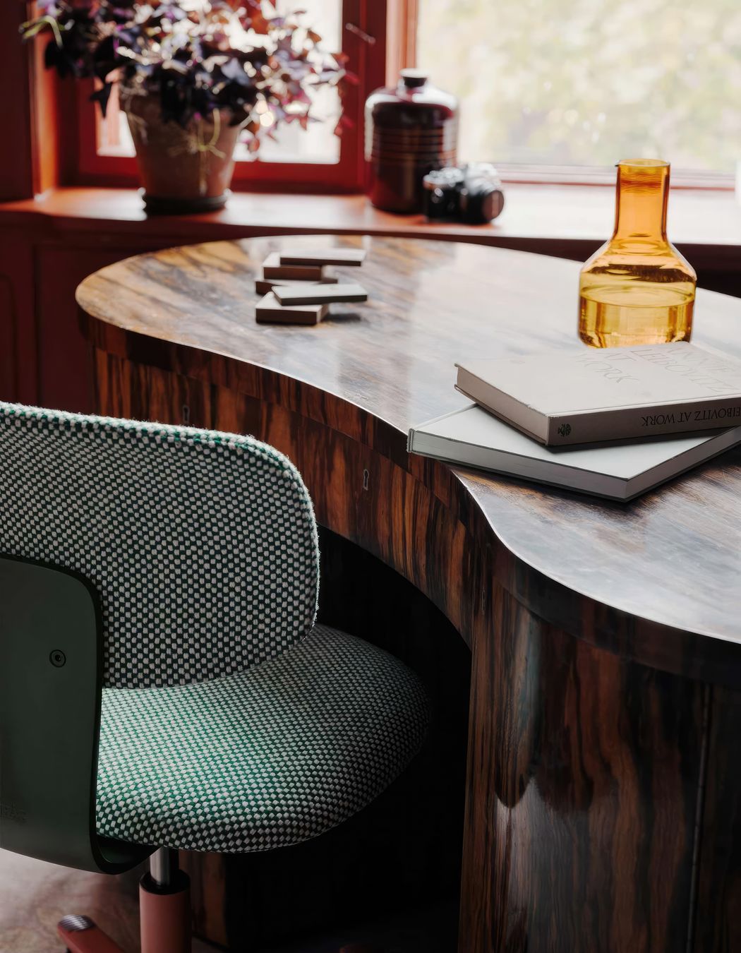 Featured: HÅG Tion 2160 in Moss/Blush, with Textile Sisu 805 (green/white) by Kvadrat