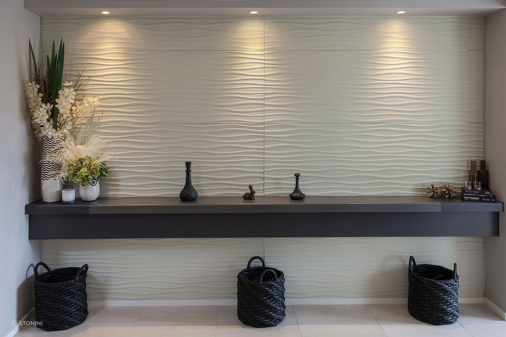 Downlights enhance Stonini Rhythm wall panels design