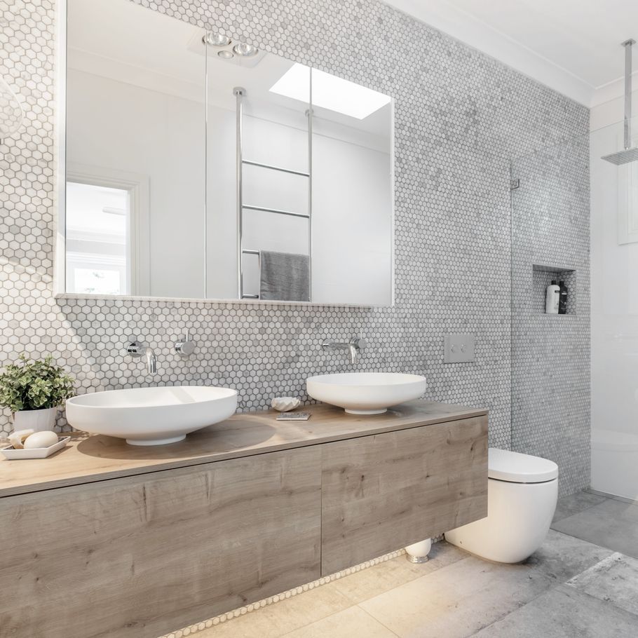 Deciding how big your bathroom should be - expert advice