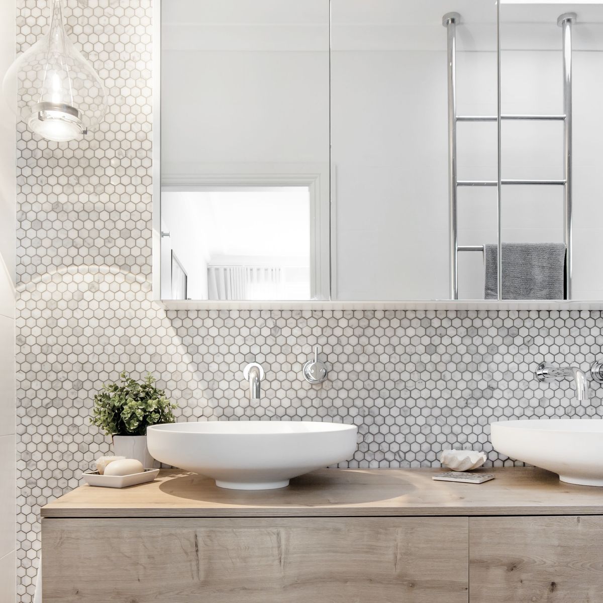 How to decorate a bathroom - 15 stylish tips