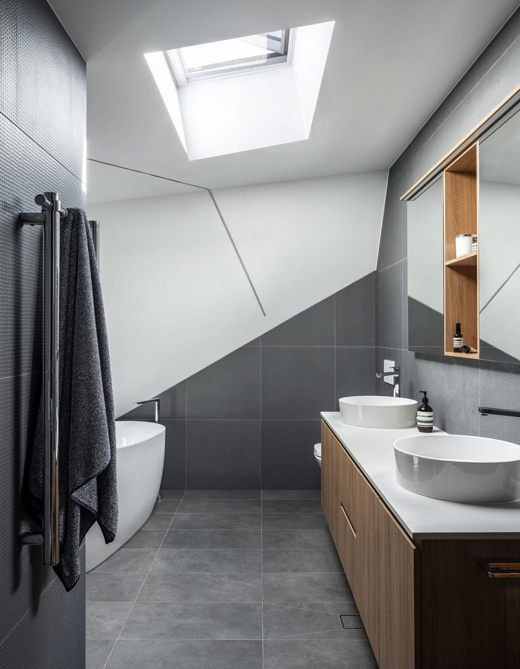 Design credentials with the diagonal cut at Stealth House