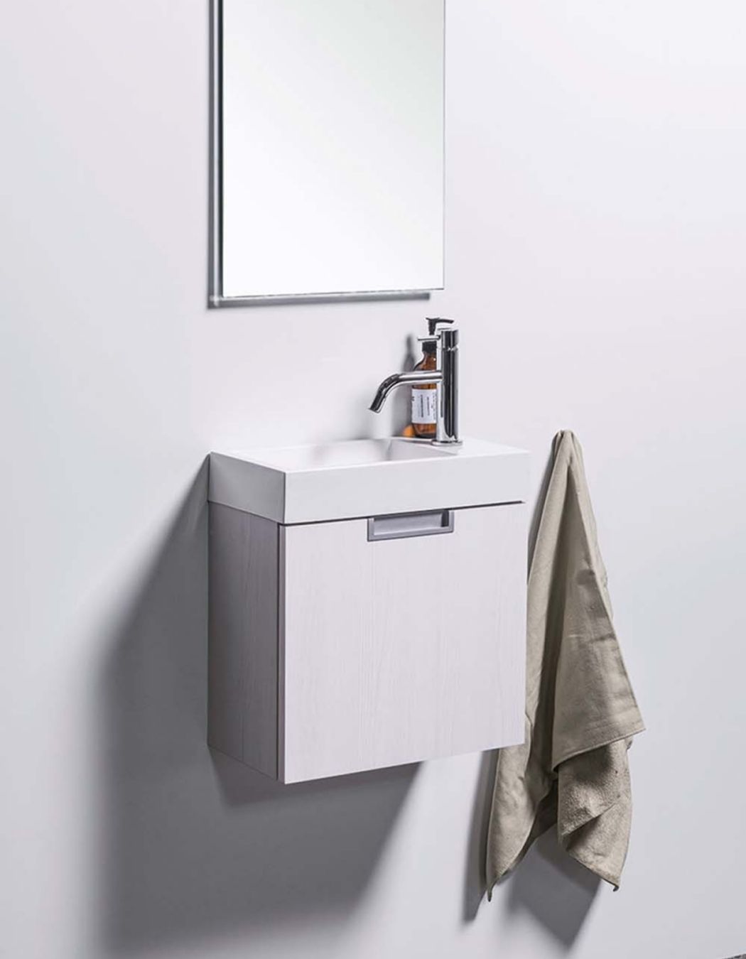 Tips for Maximising a Small Bathroom