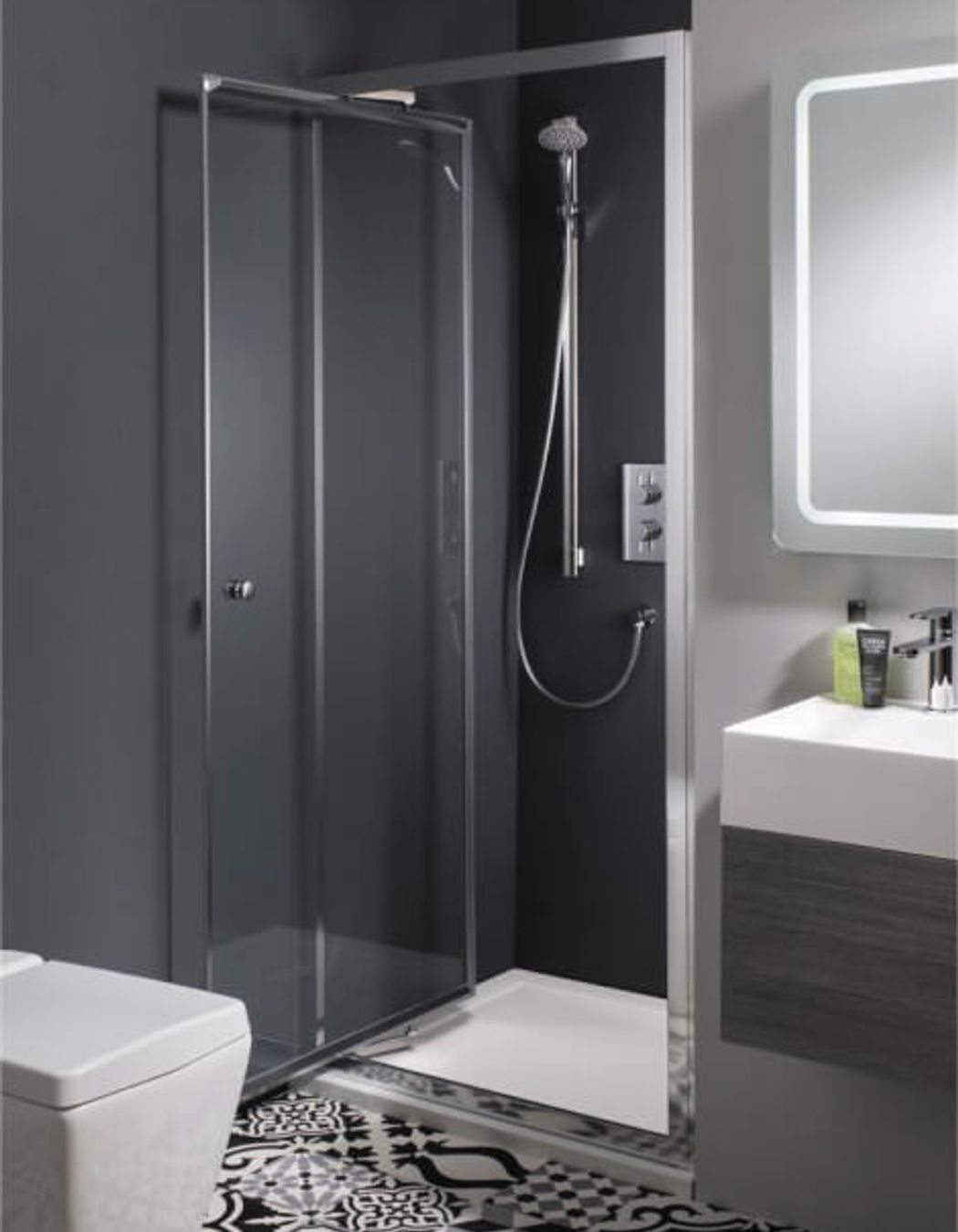 Tips for Maximising a Small Bathroom