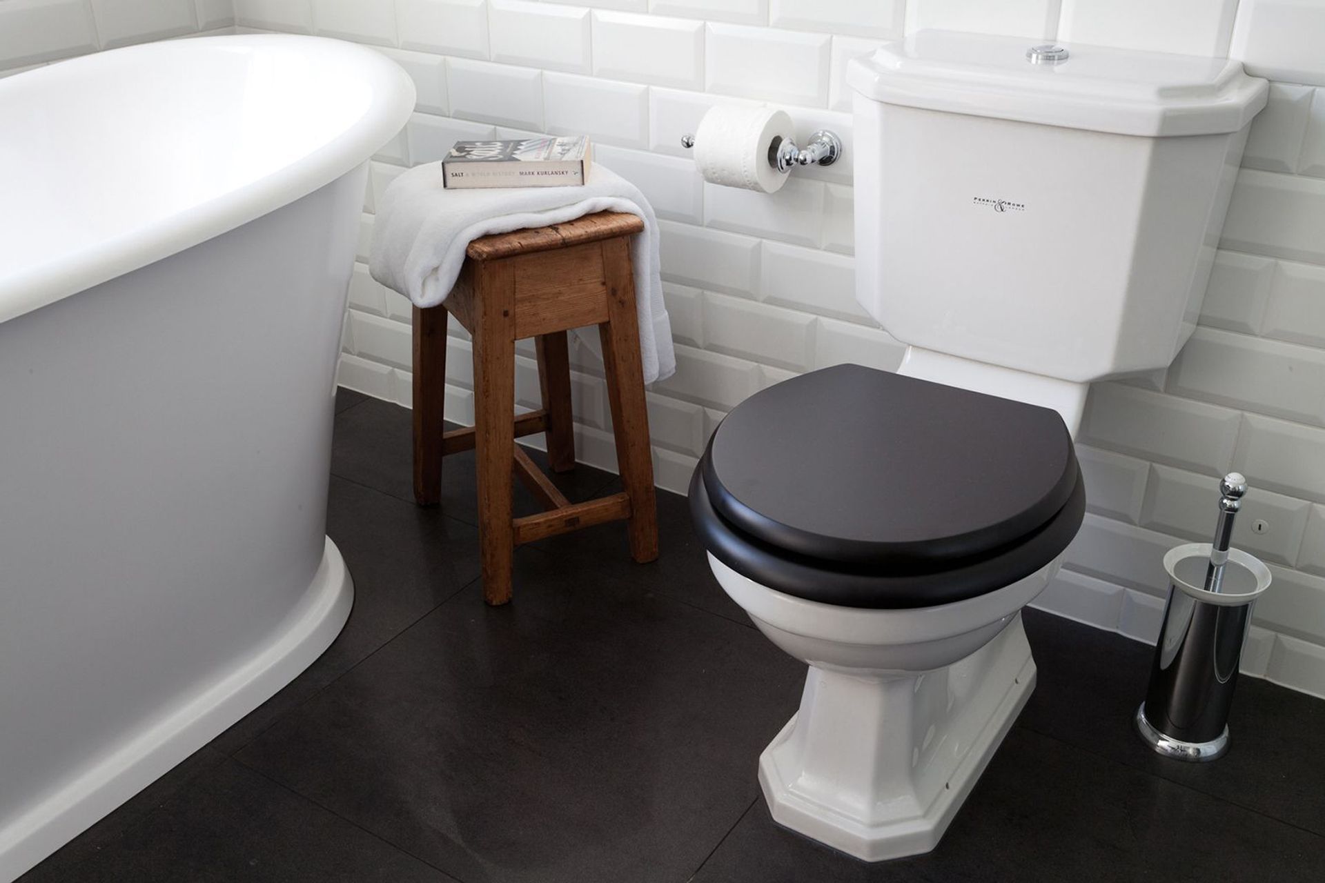 The Perrin &amp; Rowe Art Deco toilet from The English Tapware Company