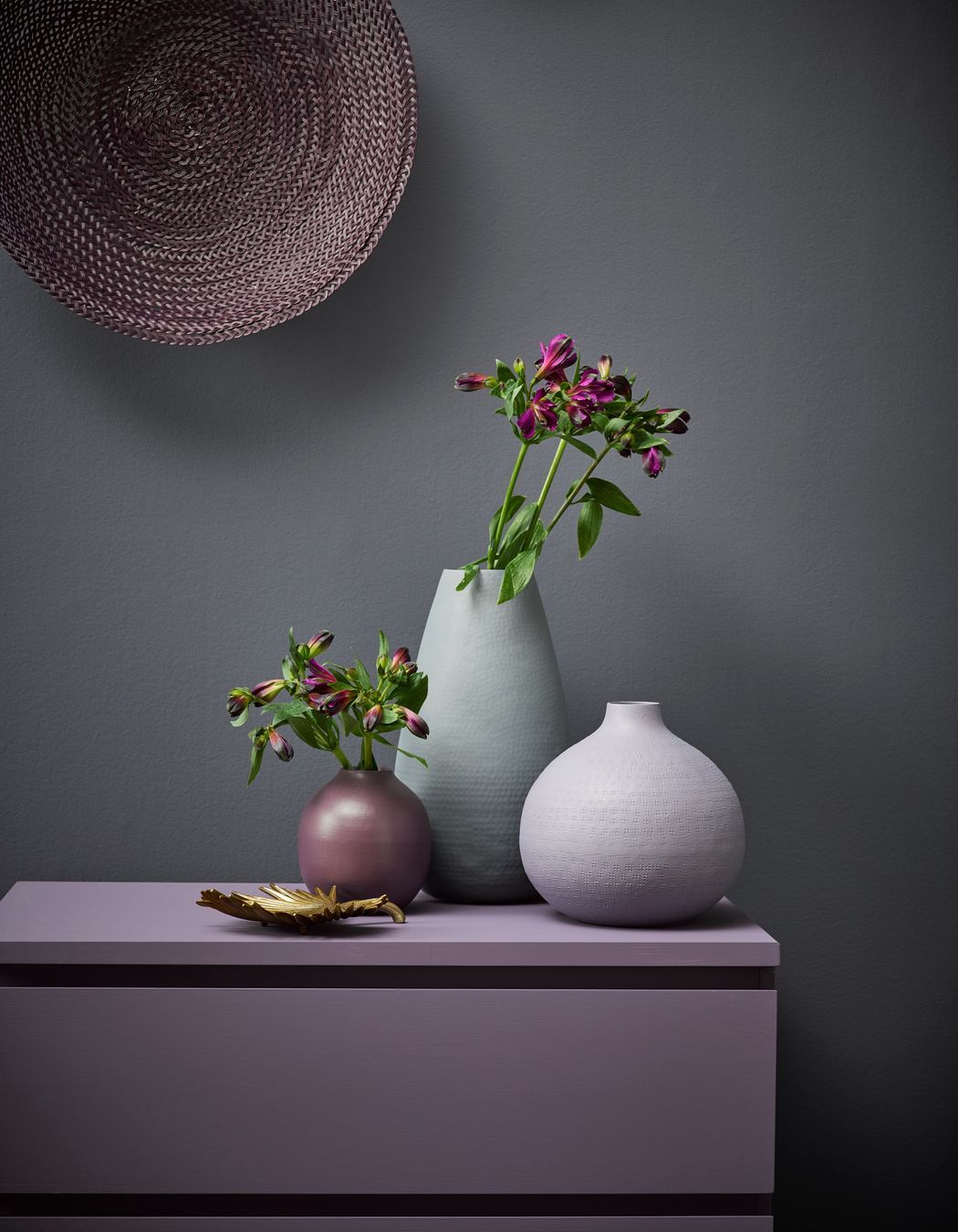 Elegant grey neutral - Resene Gun Powder - Styling Claudia Kozub