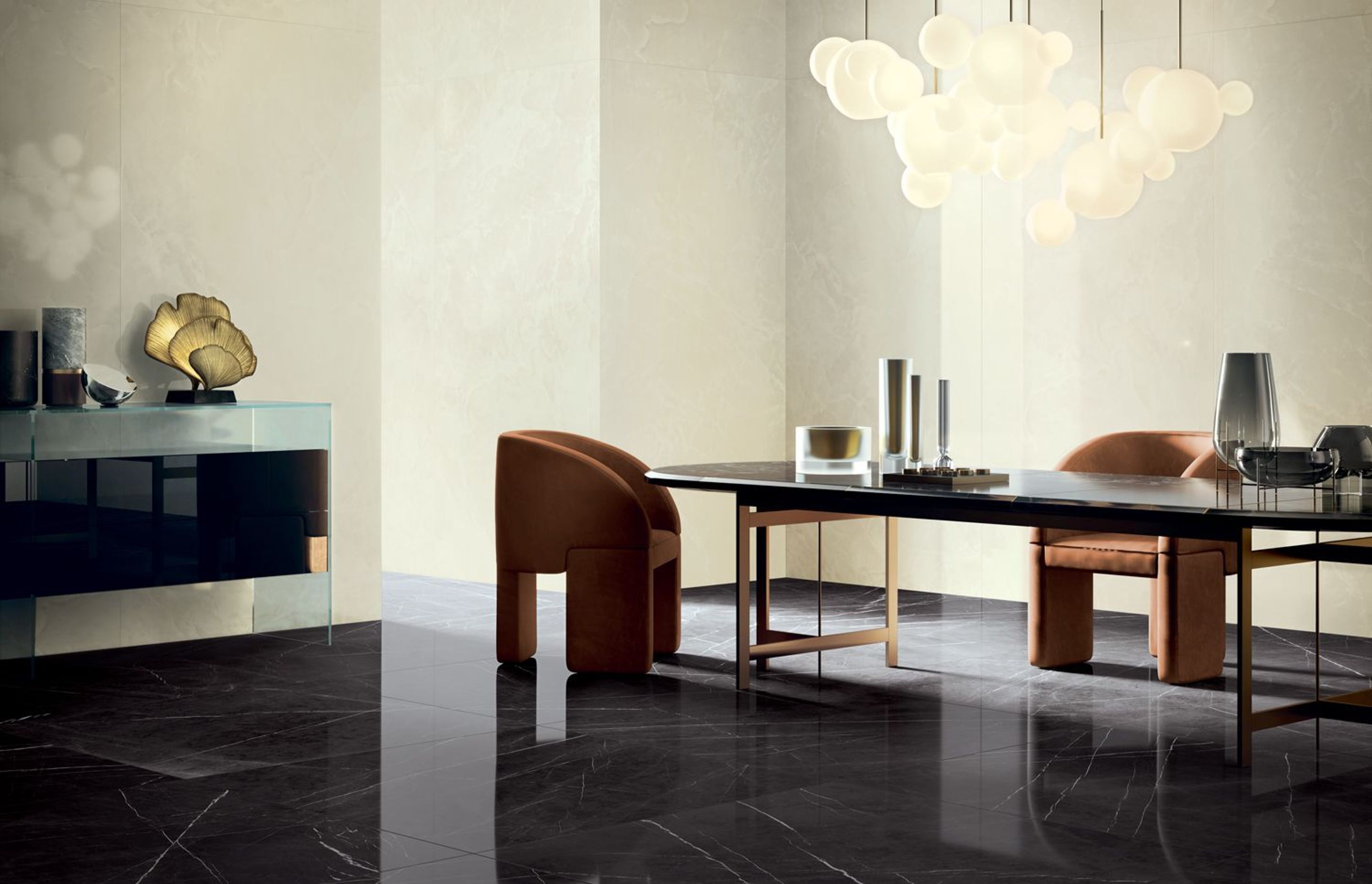 Wall: Onice Royal-Glossy | Floor: Pietra Grey-Glossy