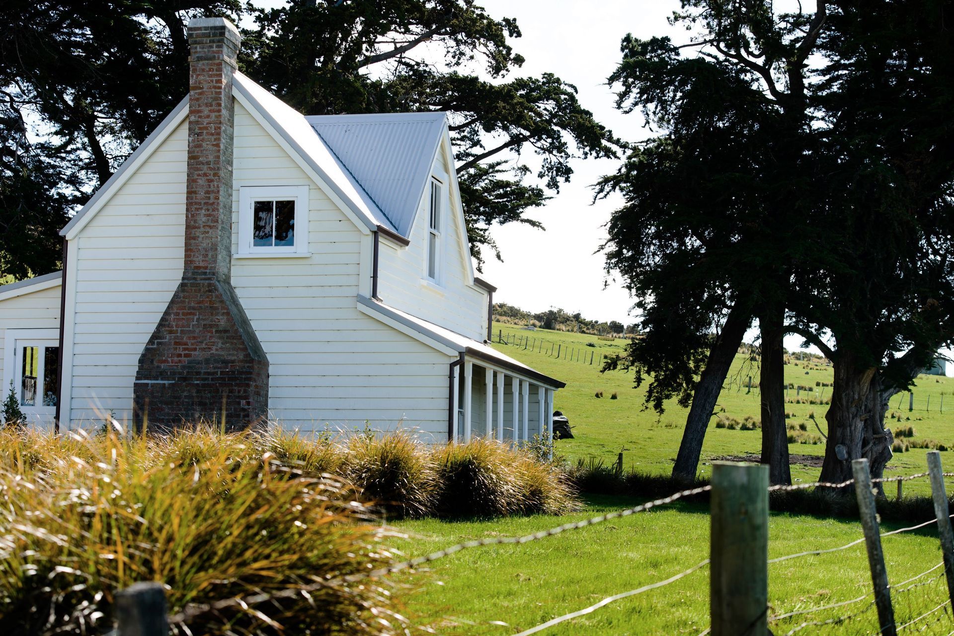 A picturesque view of the Shepherds Cottage of Annandale, originally an outlying workman’s hut built in 1878.