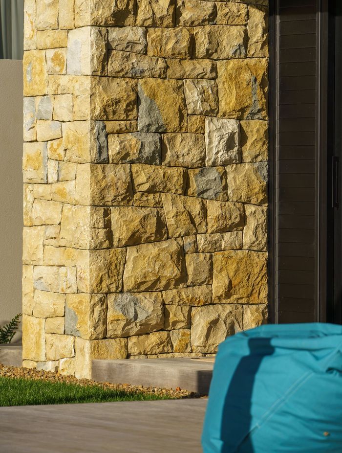 Detail on the irregularly-shaped stonework.