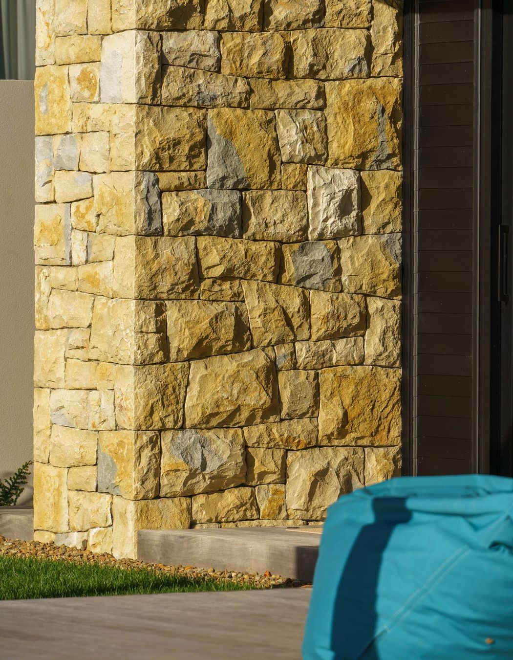 Detail on the irregularly-shaped stonework.
