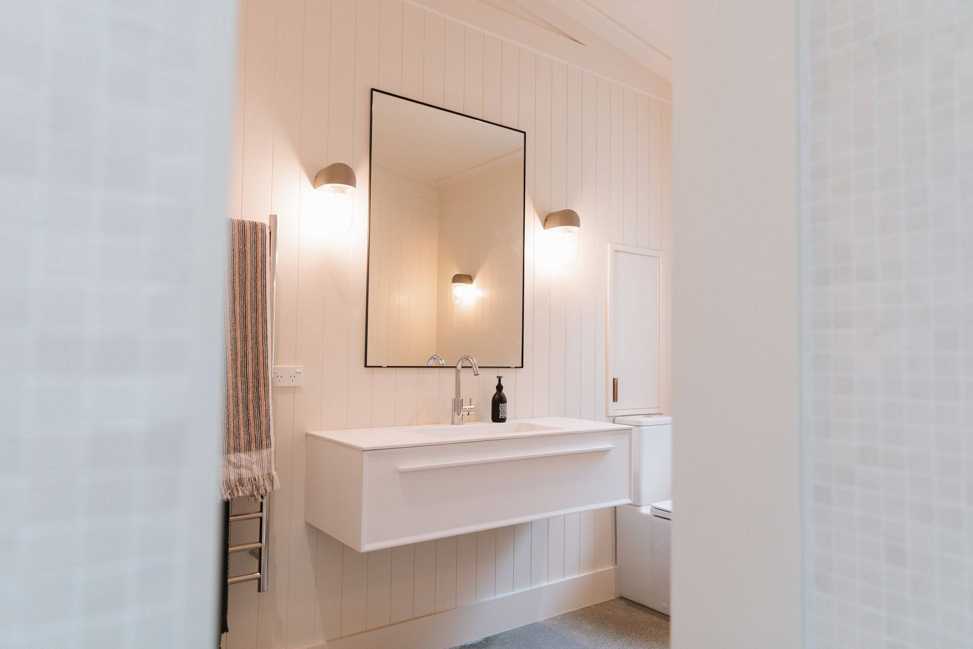 “There is always a lead builder on each project which means that both the subcontractor and the homeowner have a single point of contact to make sure that decisions are relayed to all members of both teams,” says Emily.