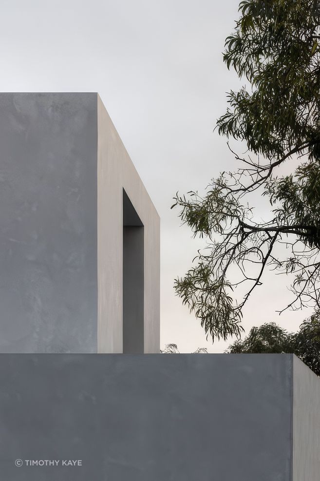 Kayne's signature monolithic forms require care and skill to realise. Working with a team who cares was paramount to achieve this result at Brunswick House