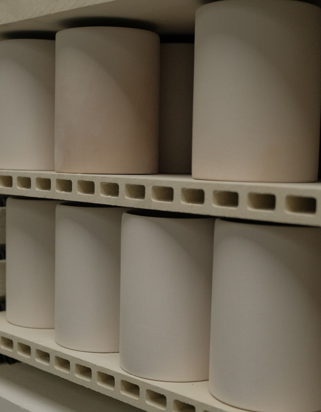 The Studio Enti colour palette is based on a refined selection of hues, playing with gentle gradients and tones.