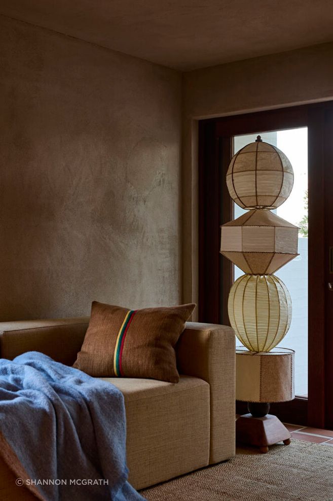The soft, textural living space at Bryon Bay.