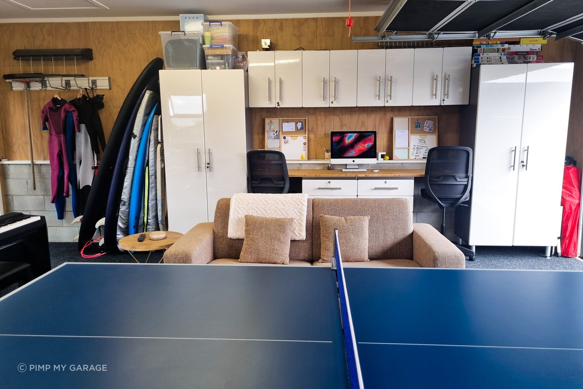 For the clients’ two daughters, a combination of base drawer units with bench tops and wall cabinets was used to create a practical dual-workspace.