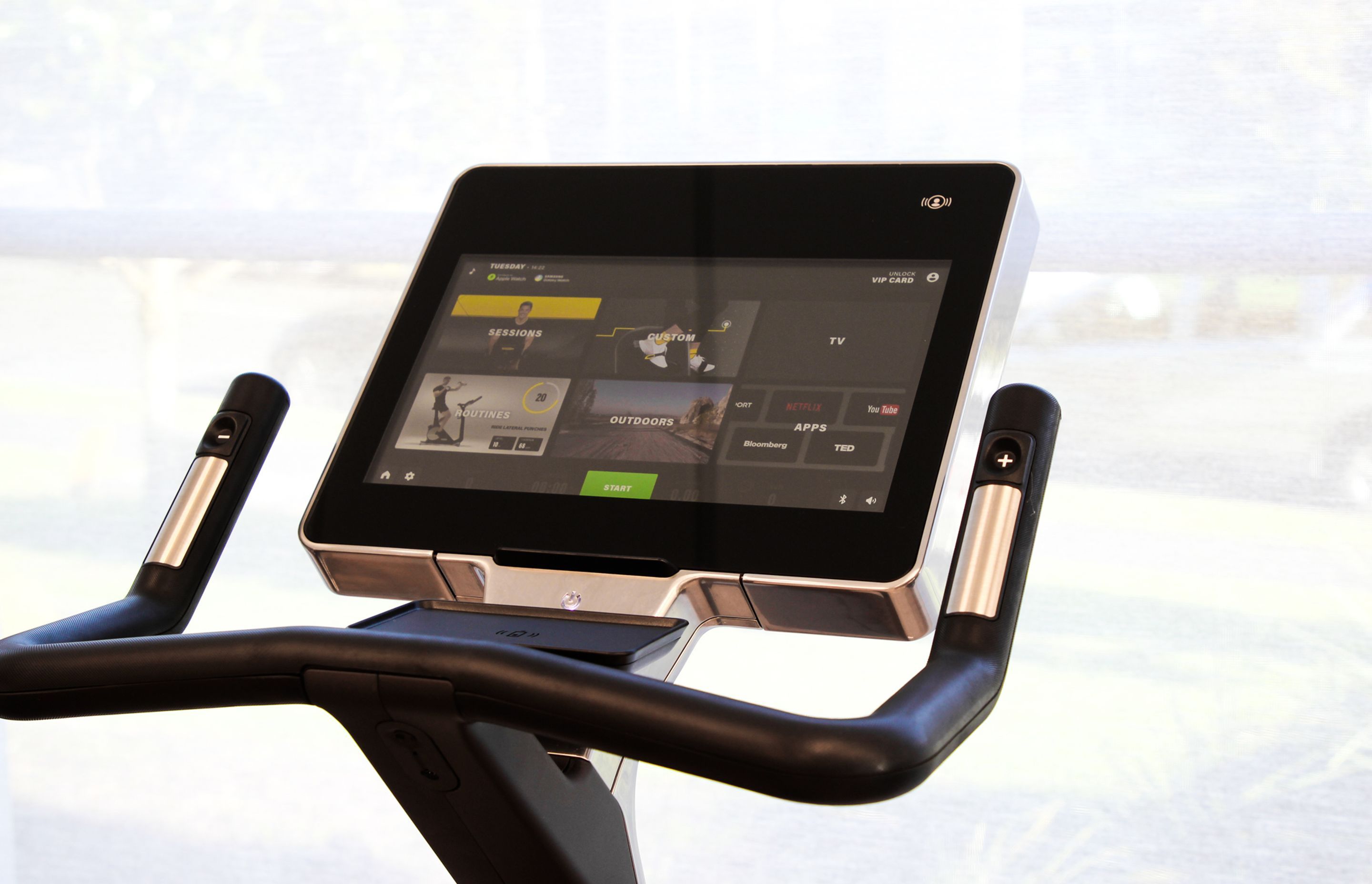 Everyone has that option of being able to go into live classes with Technogym's exercise bikes.