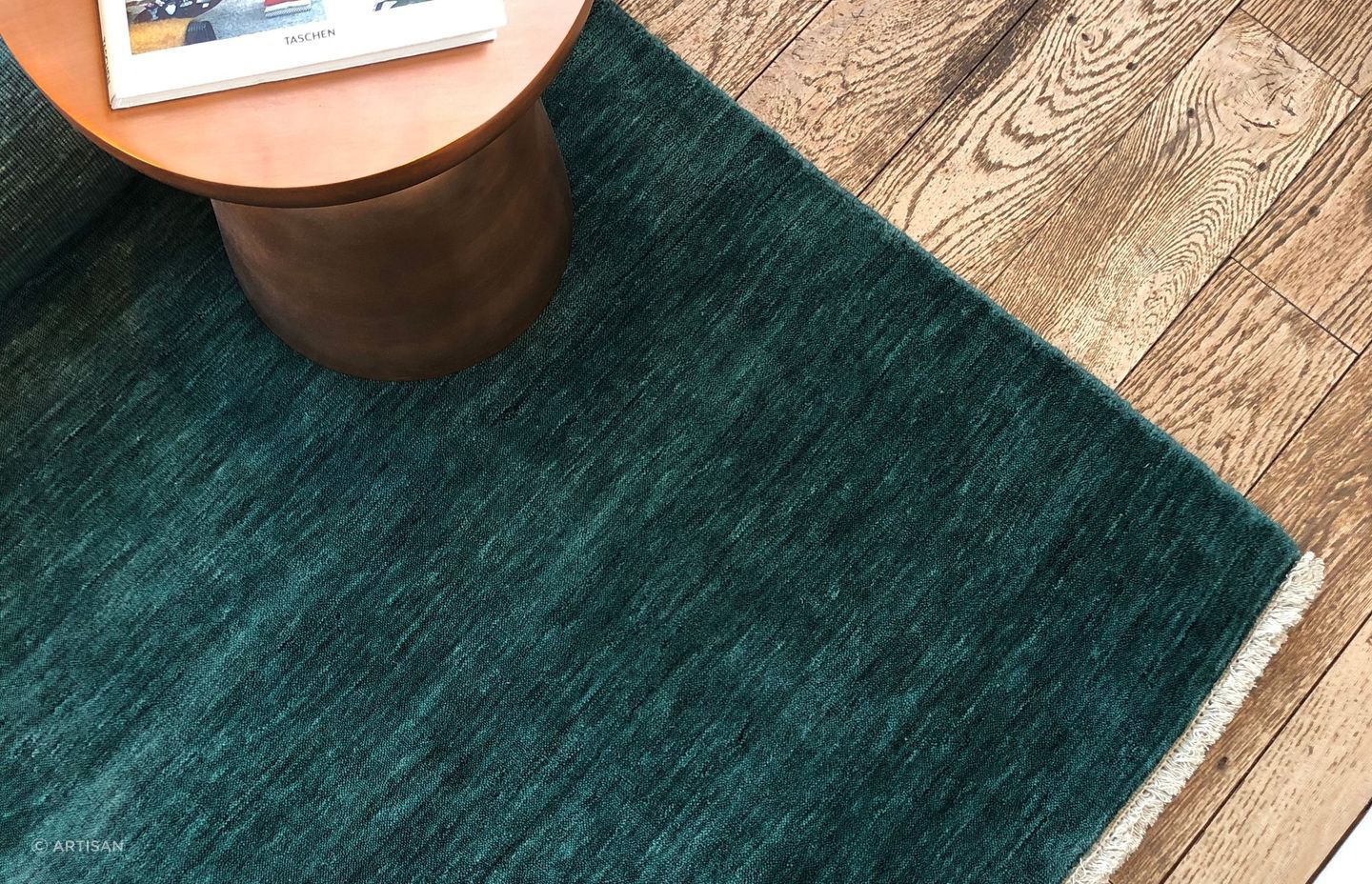The Sencillo Emerald washes a space with depth and intrigue.