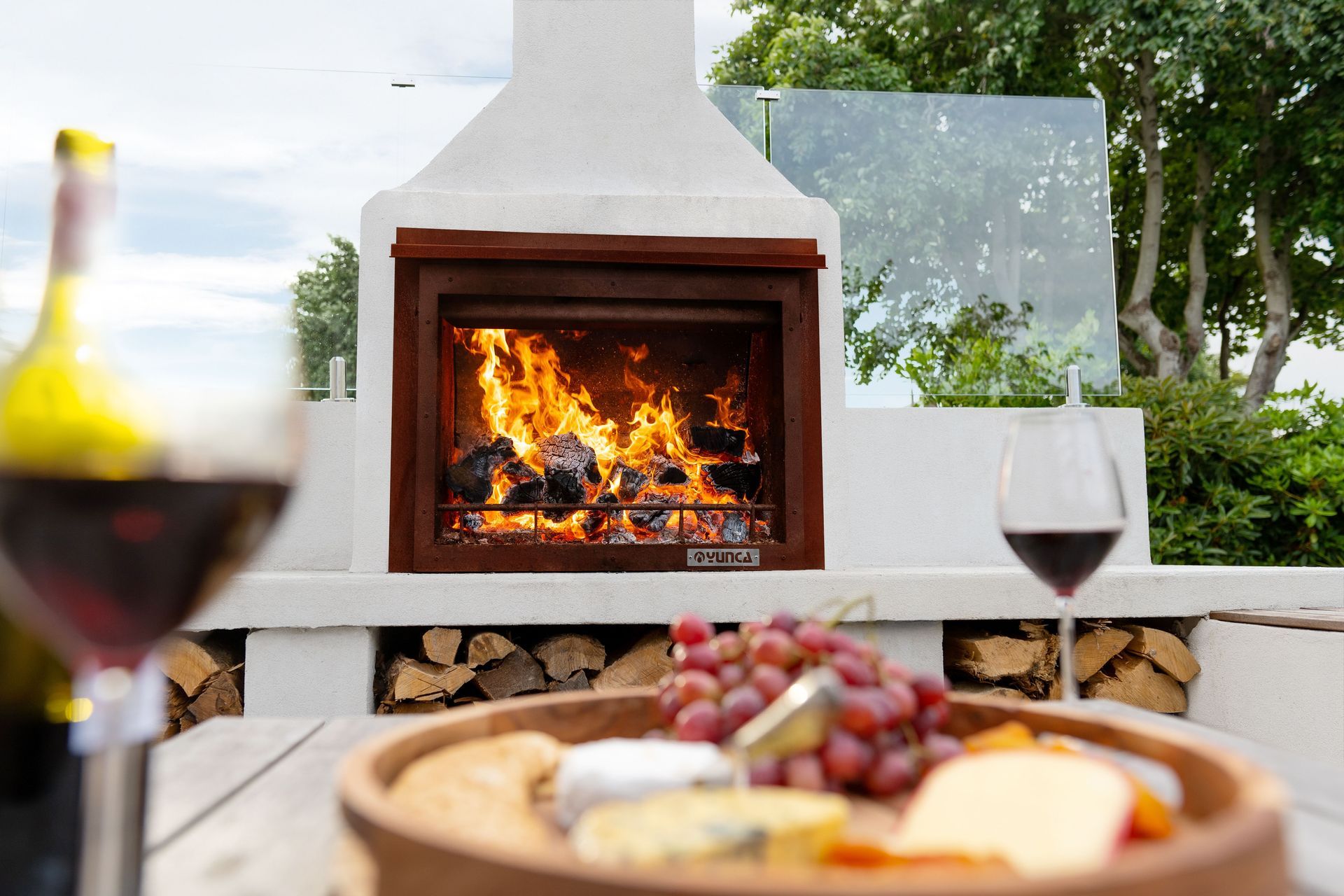 The Zara has superior heat output and a stunning corten finish. Customise yours to suit the design of your outdoor entertainment area.