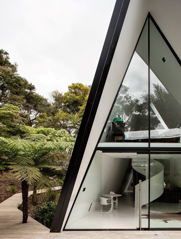 The exquisite Tent House and its minimalist interior styling. | Photography: Simon Devitt