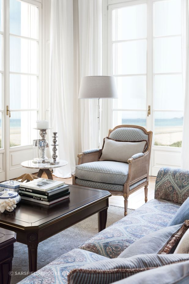 With 14 internationally acclaimed European brands, Sarsfield Brooke is the exclusive home to many stunning and timeless pieces for residential and commercial projects in New Zealand.