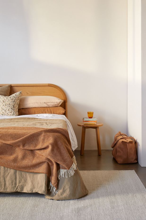 Wool and linen add texture to a space | New Zealand Wool Throw from Città