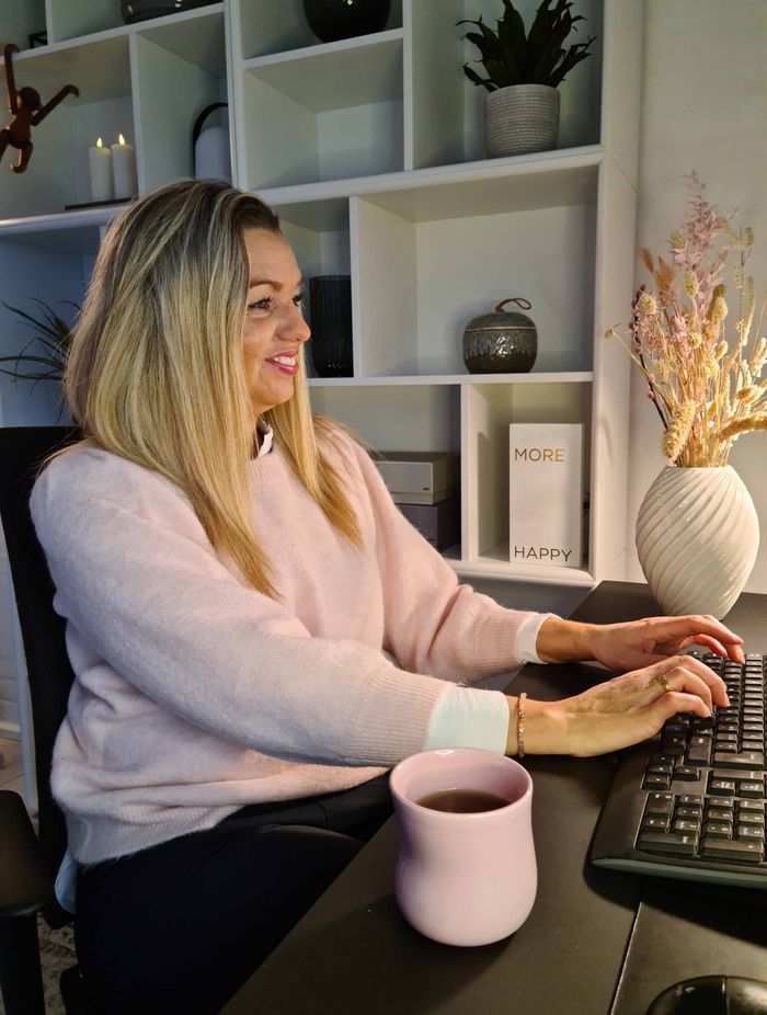 Featured: HÅG Creed 6006, with Steelcut Trio 383 fabric by Kvadrat, in a black frame and 200mm gaslift.