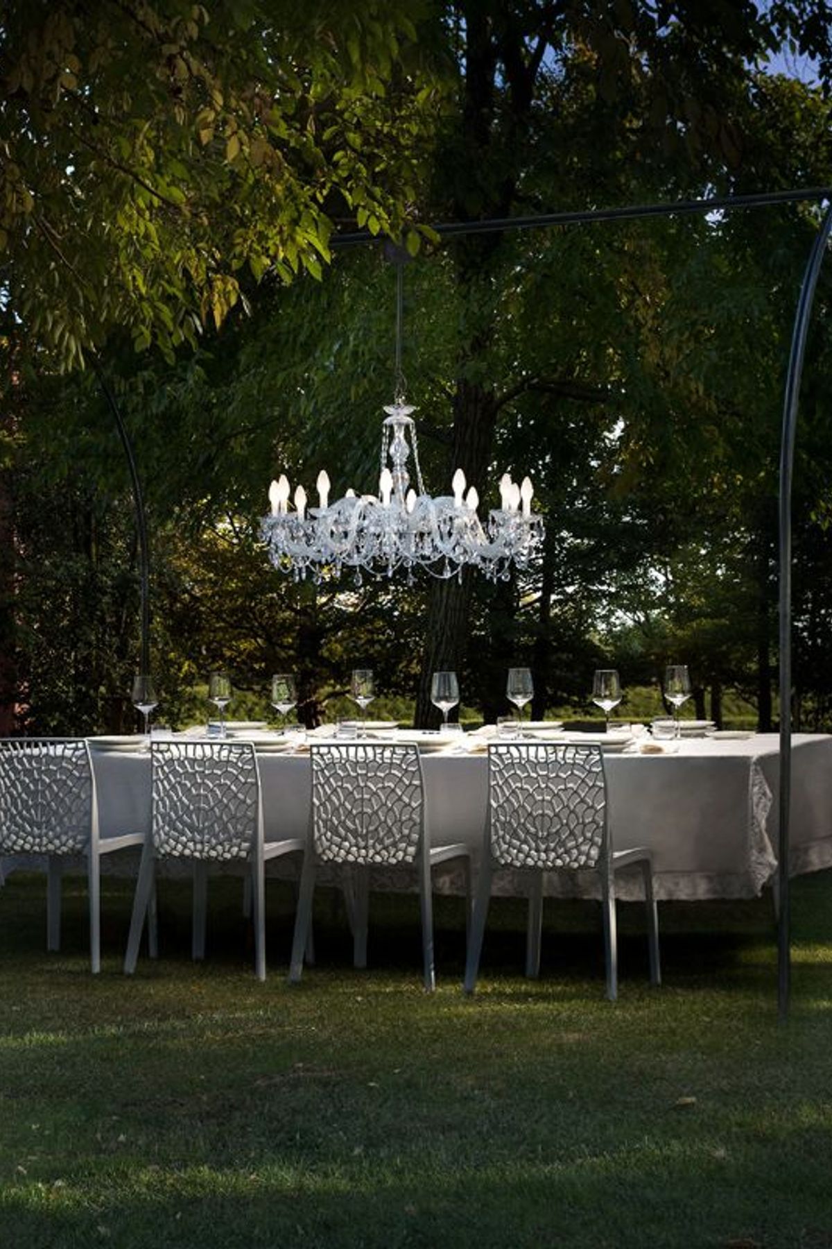 The exquisite Drylight S12 Outdoor Chandelier