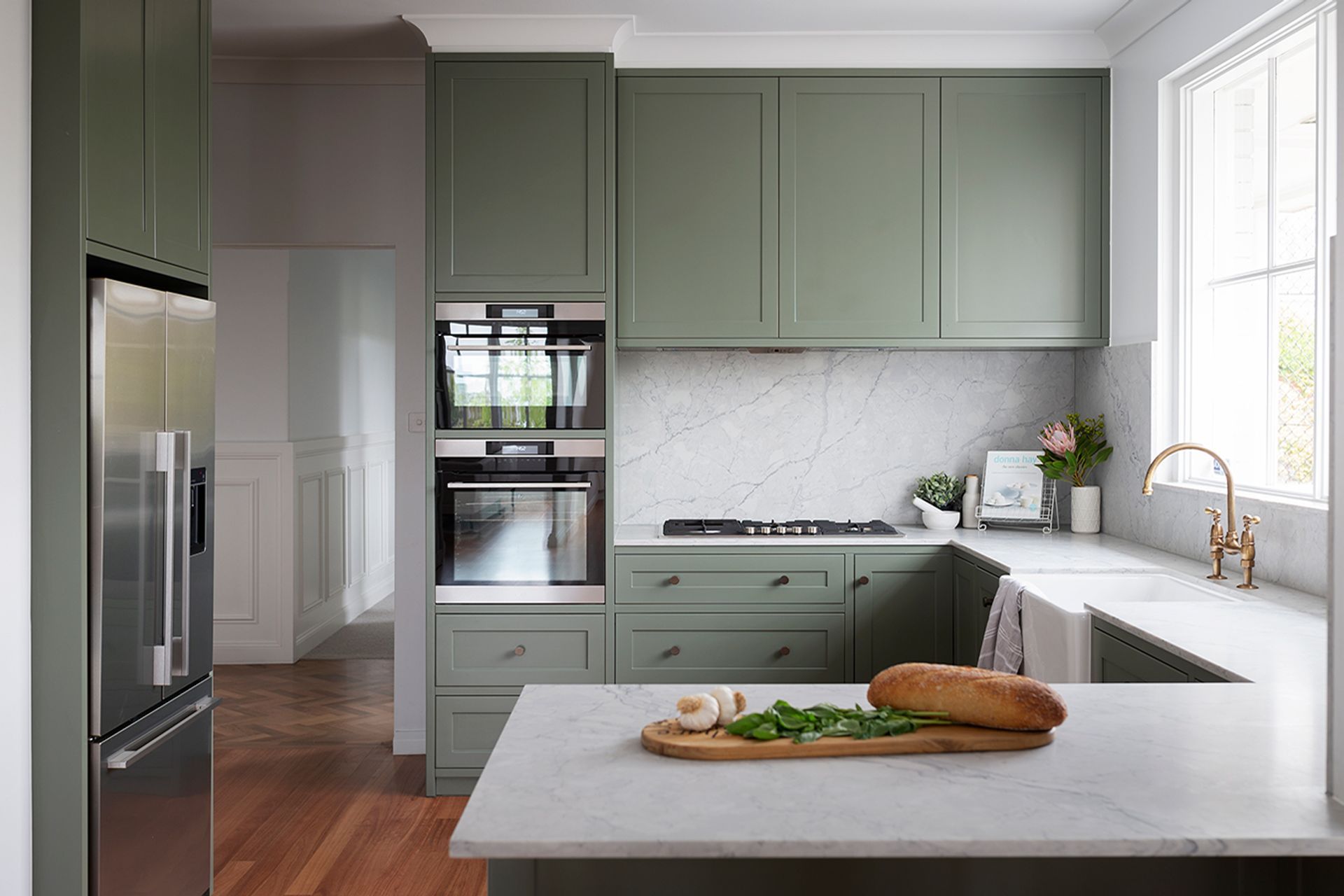 © Studio Black - featuring Schweigen UM1390-9S 900mm Silent Undermount Rangehood