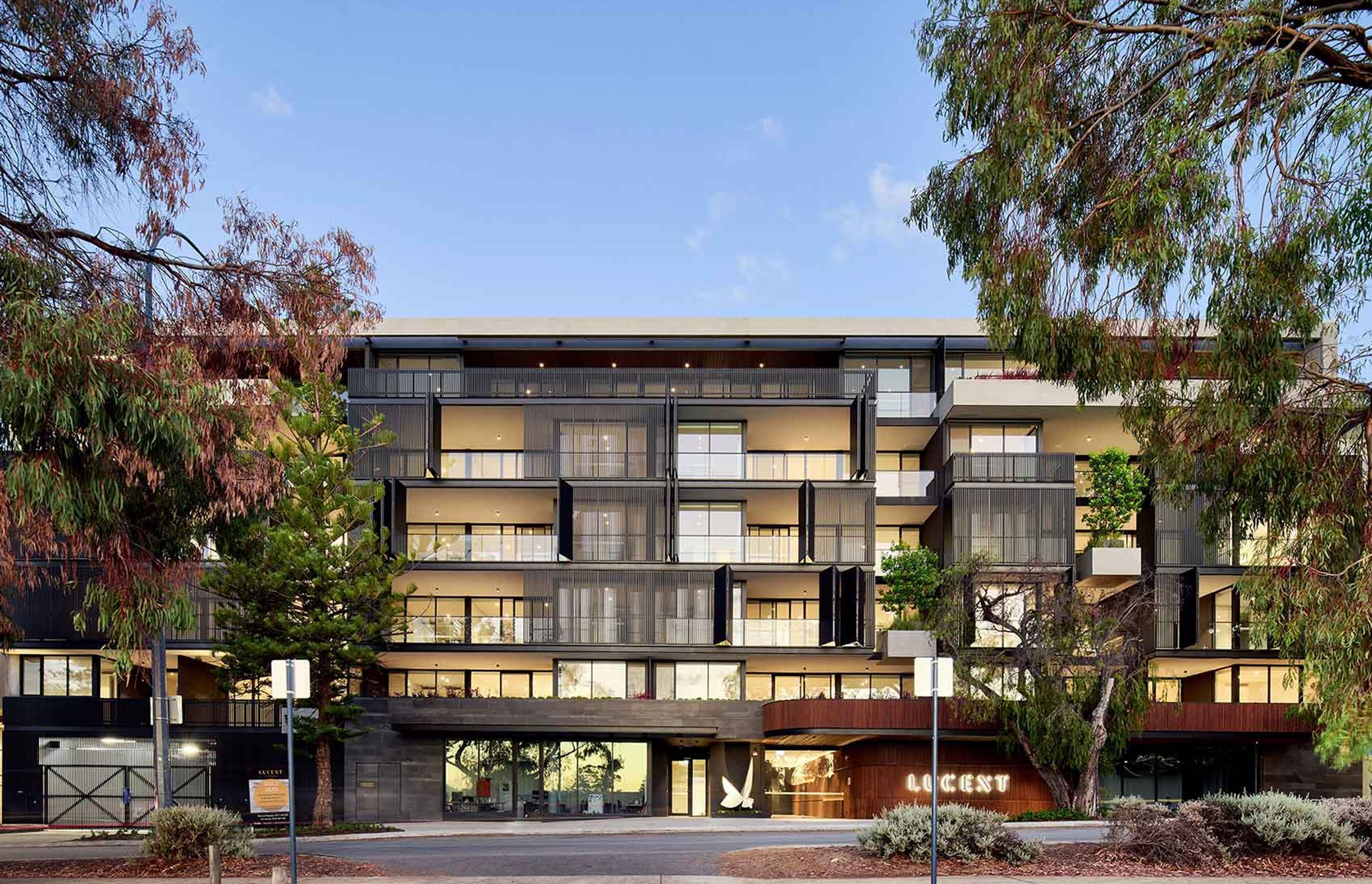 Four Escea DS Series gas fireplaces were installed in the recently completed Lucent Claremont Apartments in Perth, by Hillam Architects. Photography: Joel Barbitta.