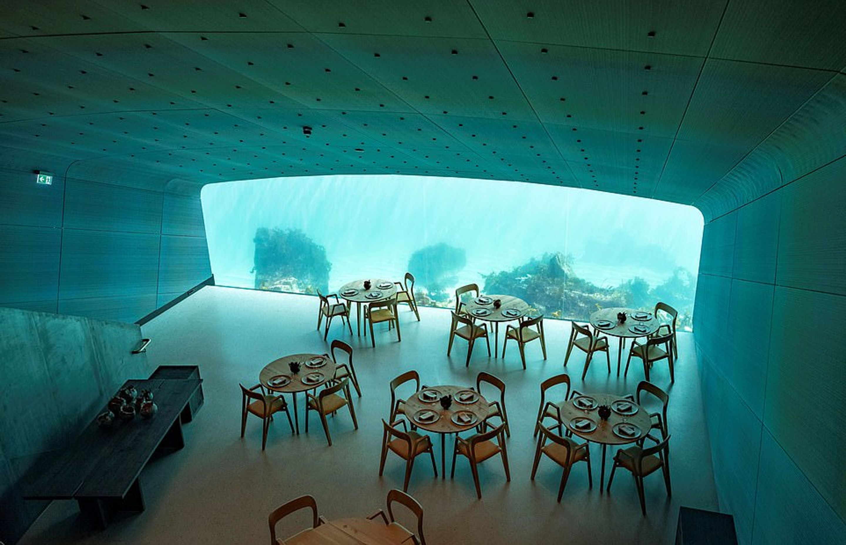 For Europe’s first underwater restaurant, “Under”, a large part of the building is submerged, making fresh air—and available floor space—a very valuable commodity. A compact, energy-efficient Systemair air handling unit was specified.
